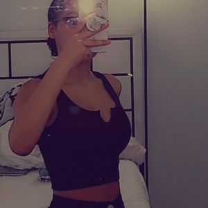 Ribbed Notched Crop top